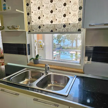 Daire Sunset Sea View Two Bedroom Golem (Tirana)